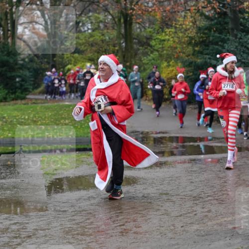 07.12.2025 - St. Pauli X-Mass-Run No. 15 Michael Burmester http://msf.ph/oto/9407313 07.12.2025 11:24:38 Laufen 516, 2718, 3657, 2717 meine-sportfotos.de
