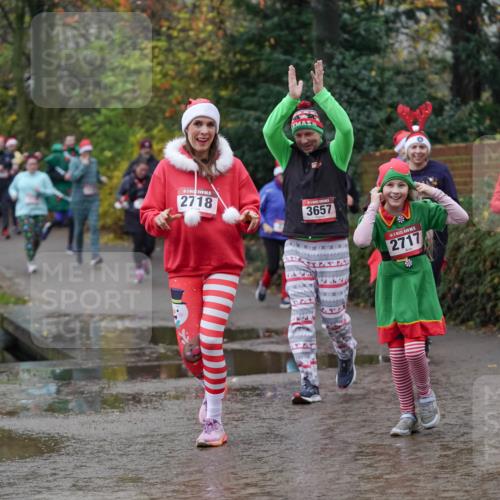 07.12.2025 - St. Pauli X-Mass-Run No. 15 Michael Burmester http://msf.ph/oto/9407315 07.12.2025 11:24:39 Laufen 2718, 3657, 2717, 125 meine-sportfotos.de