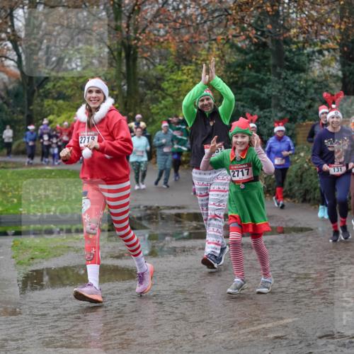 07.12.2025 - St. Pauli X-Mass-Run No. 15 Michael Burmester http://msf.ph/oto/9407325 07.12.2025 11:24:40 Laufen 2719, 57, 2717, 131, 3620, 220, 125 meine-sportfotos.de
