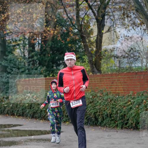 07.12.2025 - St. Pauli X-Mass-Run No. 15 Michael Burmester http://msf.ph/oto/9407332 07.12.2025 09:41:29 Laufen 49, 4031, 3320 meine-sportfotos.de