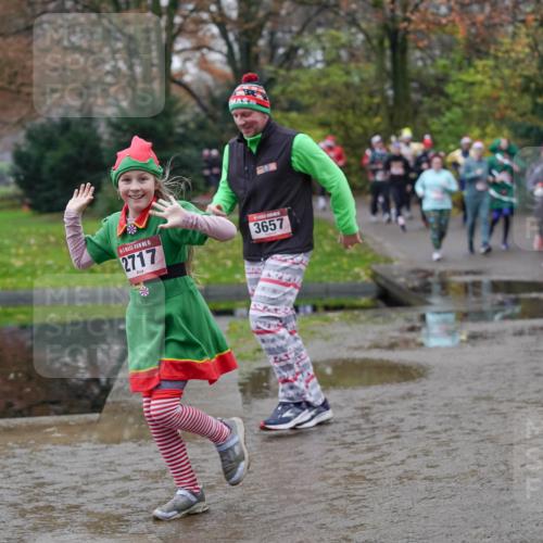 07.12.2025 - St. Pauli X-Mass-Run No. 15 Michael Burmester http://msf.ph/oto/9407344 07.12.2025 11:24:41 Laufen 15, 2717, 27, 3657, 131 meine-sportfotos.de