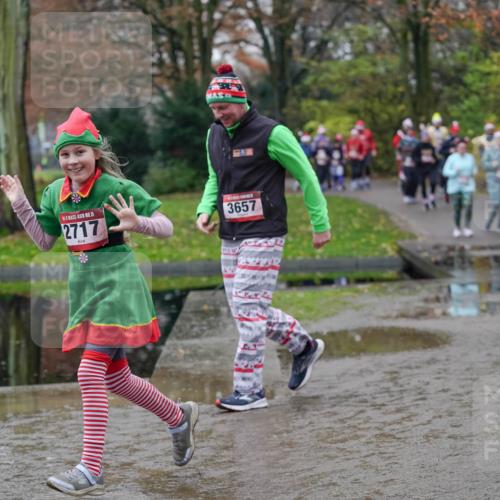 07.12.2025 - St. Pauli X-Mass-Run No. 15 Michael Burmester http://msf.ph/oto/9407350 07.12.2025 11:24:41 Laufen 15, 2717, 3657 meine-sportfotos.de