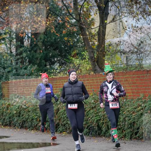 07.12.2025 - St. Pauli X-Mass-Run No. 15 Michael Burmester http://msf.ph/oto/9407373 07.12.2025 09:41:41 Laufen 3515, 911, 910 meine-sportfotos.de