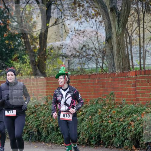 07.12.2025 - St. Pauli X-Mass-Run No. 15 Michael Burmester http://msf.ph/oto/9407379 07.12.2025 09:41:41 Laufen 911, 910 meine-sportfotos.de
