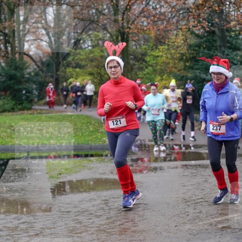 07.12.2025 - St. Pauli X-Mass-Run No. 15 Michael Burmester http://msf.ph/oto/9407401 07.12.2025 11:24:46 Laufen 121, 237, 283, 287 meine-sportfotos.de