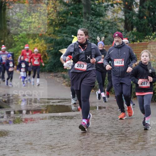 07.12.2025 - St. Pauli X-Mass-Run No. 15 Michael Burmester http://msf.ph/oto/9407416 07.12.2025 11:24:48 Laufen 1238, 283, 1622, 287, 3489 meine-sportfotos.de
