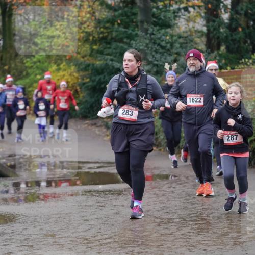 07.12.2025 - St. Pauli X-Mass-Run No. 15 Michael Burmester http://msf.ph/oto/9407419 07.12.2025 11:24:48 Laufen 1238, 283, 1622, 287, 3489 meine-sportfotos.de