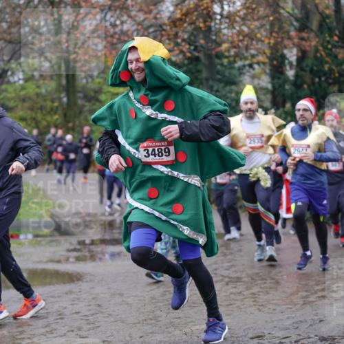 07.12.2025 - St. Pauli X-Mass-Run No. 15 Michael Burmester http://msf.ph/oto/9407458 07.12.2025 11:24:50 Laufen 1238, 1622, 15, 3489, 2935, 2943 meine-sportfotos.de