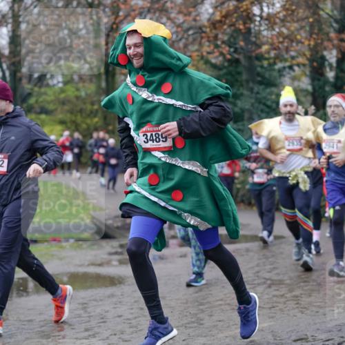 07.12.2025 - St. Pauli X-Mass-Run No. 15 Michael Burmester http://msf.ph/oto/9407461 07.12.2025 11:24:50 Laufen 12, 1622, 3489, 2935, 2941 meine-sportfotos.de