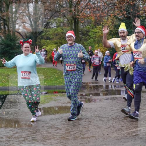 07.12.2025 - St. Pauli X-Mass-Run No. 15 Michael Burmester http://msf.ph/oto/9407467 07.12.2025 11:24:51 Laufen 1238, 1239, 20, 2941, 90, 987 meine-sportfotos.de