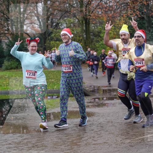 07.12.2025 - St. Pauli X-Mass-Run No. 15 Michael Burmester http://msf.ph/oto/9407473 07.12.2025 11:24:51 Laufen 5, 1238, 1239, 293, 5, 2941, 990, 987 meine-sportfotos.de