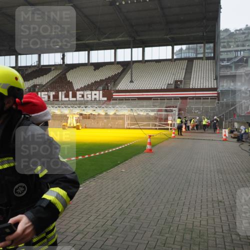 07.12.2025 - St. Pauli X-Mass-Run No. 15 Fabian Wolf http://msf.ph/oto/9407474 07.12.2025 11:05:28 Ziel 434, 1311, 1492, 1600, 1630 meine-sportfotos.de