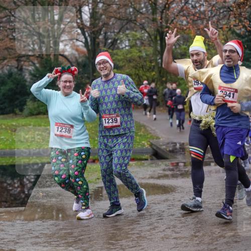 07.12.2025 - St. Pauli X-Mass-Run No. 15 Michael Burmester http://msf.ph/oto/9407479 07.12.2025 11:24:51 Laufen 1238, 1239, 293, 15, 2941, 990 meine-sportfotos.de
