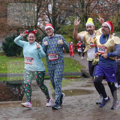 07.12.2025 - St. Pauli X-Mass-Run No. 15 Michael Burmester http://msf.ph/oto/9407485 07.12.2025 11:24:52 Laufen 5, 1238, 1239, 2941, 990 meine-sportfotos.de