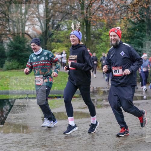 07.12.2025 - St. Pauli X-Mass-Run No. 15 Michael Burmester http://msf.ph/oto/9407497 07.12.2025 11:24:53 Laufen 992, 992, 987, 34 meine-sportfotos.de