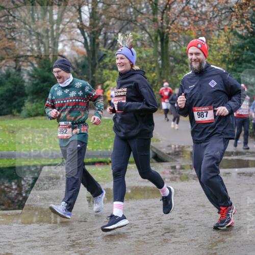 07.12.2025 - St. Pauli X-Mass-Run No. 15 Michael Burmester http://msf.ph/oto/9407500 07.12.2025 11:24:53 Laufen 992, 992, 15, 987, 3485 meine-sportfotos.de
