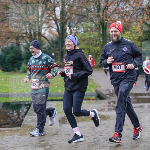 07.12.2025 - St. Pauli X-Mass-Run No. 15 Michael Burmester http://msf.ph/oto/9407503 07.12.2025 11:24:53 Laufen 992, 992, 990, 15, 987, 3485 meine-sportfotos.de