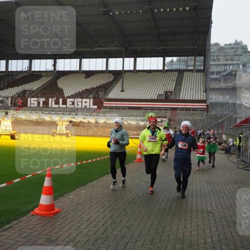 07.12.2025 - St. Pauli X-Mass-Run No. 15 Fabian Wolf http://msf.ph/oto/9407511 07.12.2025 11:05:37 Ziel 199, 434, 831, 1046, 1049, 1311, 1600, 1840, 1841, 2006, 2884 meine-sportfotos.de