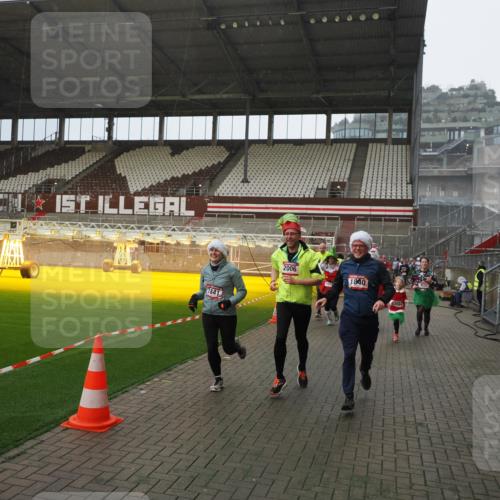 07.12.2025 - St. Pauli X-Mass-Run No. 15 Fabian Wolf http://msf.ph/oto/9407514 07.12.2025 11:05:37 Ziel 199, 434, 831, 1046, 1049, 1311, 1600, 1840, 1841, 2006, 2884 meine-sportfotos.de