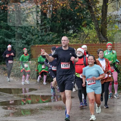 07.12.2025 - St. Pauli X-Mass-Run No. 15 Michael Burmester http://msf.ph/oto/9407522 07.12.2025 09:42:01 Laufen 358, 15, 1307, 9, 1425, 60 meine-sportfotos.de