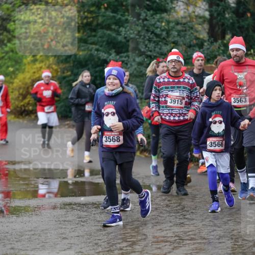 07.12.2025 - St. Pauli X-Mass-Run No. 15 Michael Burmester http://msf.ph/oto/9407536 07.12.2025 11:24:57 Laufen 15, 3568, 3915, 3915, 00, 3563, 3566, 3562 meine-sportfotos.de