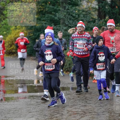 07.12.2025 - St. Pauli X-Mass-Run No. 15 Michael Burmester http://msf.ph/oto/9407539 07.12.2025 11:24:57 Laufen 15, 3568, 3915, 3915, 00, 563, 15, 3562, 3566 meine-sportfotos.de