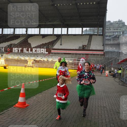 07.12.2025 - St. Pauli X-Mass-Run No. 15 Fabian Wolf http://msf.ph/oto/9407541 07.12.2025 11:05:40 Ziel 199, 831, 1046, 1049, 1196, 1311, 1840, 1841, 2006, 2254, 2884 meine-sportfotos.de