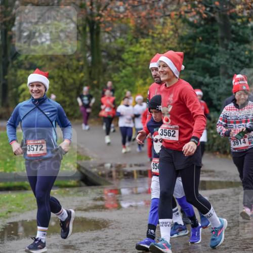 07.12.2025 - St. Pauli X-Mass-Run No. 15 Michael Burmester http://msf.ph/oto/9407554 07.12.2025 11:24:59 Laufen 15, 58, 15, 3572, 350, 3562, 3914, 3676 meine-sportfotos.de