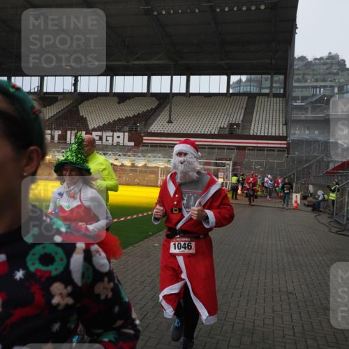 07.12.2025 - St. Pauli X-Mass-Run No. 15 Fabian Wolf http://msf.ph/oto/9407559 07.12.2025 11:05:41 Ziel 199, 831, 932, 1046, 1049, 1092, 1196, 1840, 1841, 2006, 2254, 2884 meine-sportfotos.de