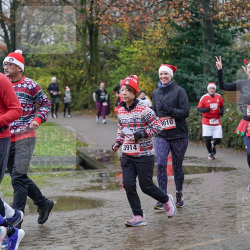 07.12.2025 - St. Pauli X-Mass-Run No. 15 Michael Burmester http://msf.ph/oto/9407572 07.12.2025 11:25:00 Laufen 3562, 8, 3914, 3010, 888, 4643, 3676, 2798 meine-sportfotos.de
