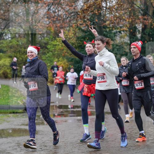 07.12.2025 - St. Pauli X-Mass-Run No. 15 Michael Burmester http://msf.ph/oto/9407581 07.12.2025 11:25:01 Laufen 3914, 3010, 3676, 2798, 3210, 3672, 928 meine-sportfotos.de