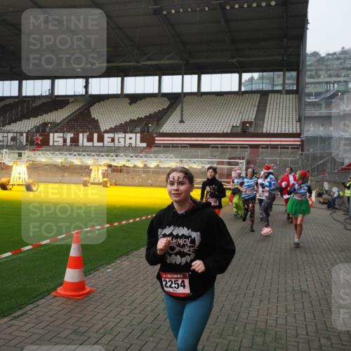 07.12.2025 - St. Pauli X-Mass-Run No. 15 Fabian Wolf http://msf.ph/oto/9407605 07.12.2025 11:05:48 Ziel 199, 831, 924, 925, 927, 929, 932, 973, 1046, 1049, 1092, 1196, 1208, 1428, 1432, 1840, 1841, 2006, 2254, 2884, 3272, 3278 meine-sportfotos.de