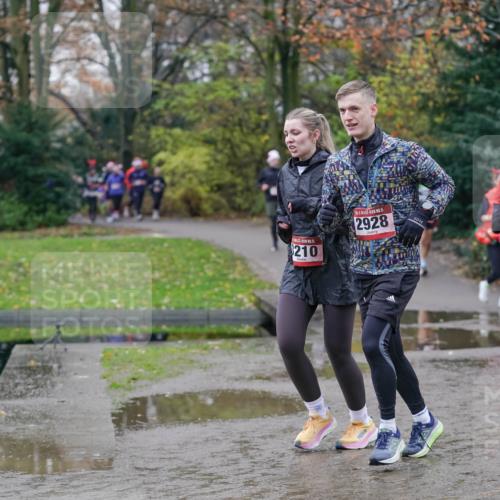07.12.2025 - St. Pauli X-Mass-Run No. 15 Michael Burmester http://msf.ph/oto/9407610 07.12.2025 11:25:03 Laufen 210, 15, 2928, 888, 4883, 2120 meine-sportfotos.de