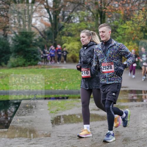 07.12.2025 - St. Pauli X-Mass-Run No. 15 Michael Burmester http://msf.ph/oto/9407616 07.12.2025 11:25:03 Laufen 20, 15, 210, 15, 2928, 710, 888, 4883 meine-sportfotos.de