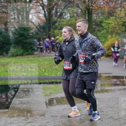 07.12.2025 - St. Pauli X-Mass-Run No. 15 Michael Burmester http://msf.ph/oto/9407619 07.12.2025 11:25:03 Laufen 5, 3210, 292, 988, 4883 meine-sportfotos.de