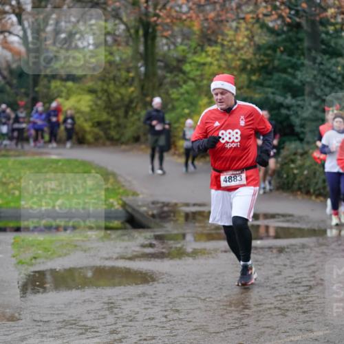 07.12.2025 - St. Pauli X-Mass-Run No. 15 Michael Burmester http://msf.ph/oto/9407622 07.12.2025 11:25:04 Laufen 888, 4883, 2120 meine-sportfotos.de