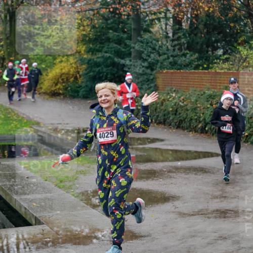 07.12.2025 - St. Pauli X-Mass-Run No. 15 Michael Burmester http://msf.ph/oto/9407623 07.12.2025 09:42:10 Laufen 15, 4029, 2186 meine-sportfotos.de