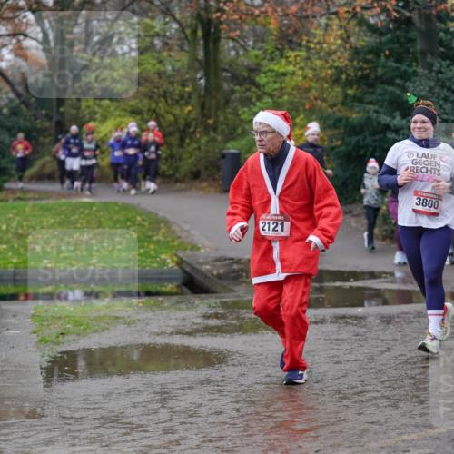 07.12.2025 - St. Pauli X-Mass-Run No. 15 Michael Burmester http://msf.ph/oto/9407648 07.12.2025 11:25:07 Laufen 15, 2121, 3800, 2025, 3798 meine-sportfotos.de