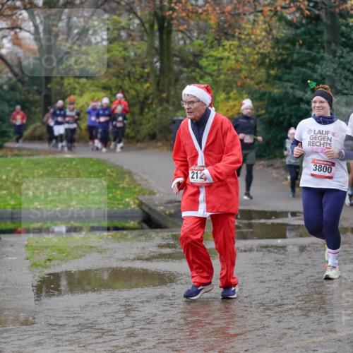 07.12.2025 - St. Pauli X-Mass-Run No. 15 Michael Burmester http://msf.ph/oto/9407651 07.12.2025 11:25:07 Laufen 6, 3798, 212, 3800 meine-sportfotos.de