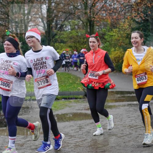 07.12.2025 - St. Pauli X-Mass-Run No. 15 Michael Burmester http://msf.ph/oto/9407675 07.12.2025 11:25:09 Laufen 3800, 15, 3798, 30864, 4003, 25, 4, 2548 meine-sportfotos.de