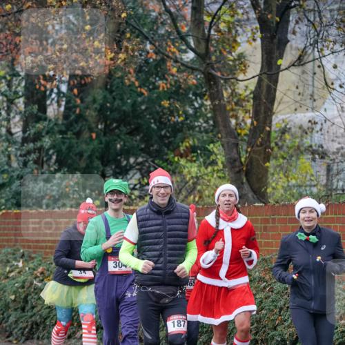 07.12.2025 - St. Pauli X-Mass-Run No. 15 Michael Burmester http://msf.ph/oto/9407677 07.12.2025 09:42:19 Laufen 304, 65, 187 meine-sportfotos.de