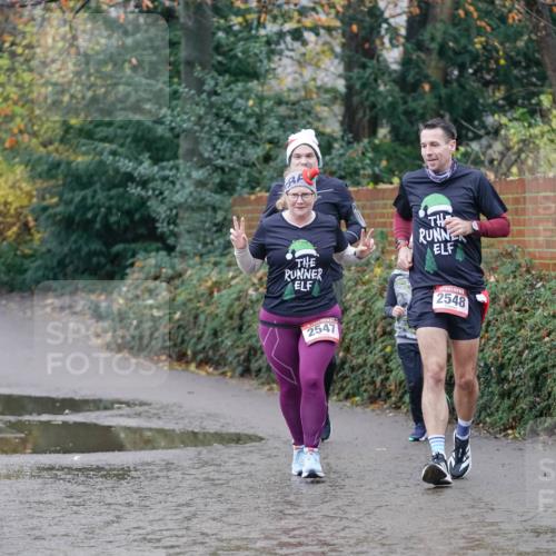 07.12.2025 - St. Pauli X-Mass-Run No. 15 Michael Burmester http://msf.ph/oto/9407690 07.12.2025 11:25:11 Laufen 2548, 2547 meine-sportfotos.de