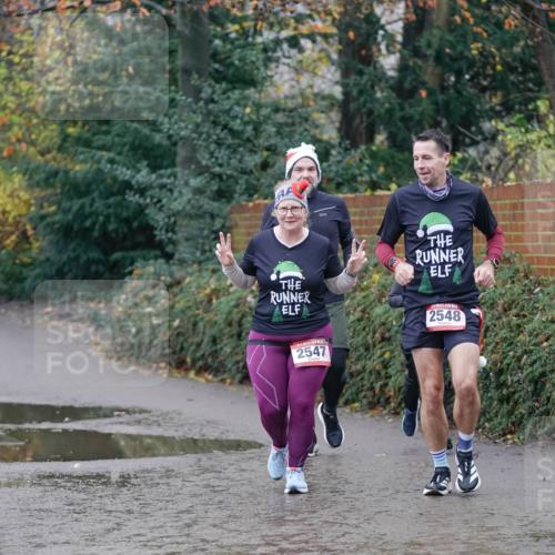 07.12.2025 - St. Pauli X-Mass-Run No. 15 Michael Burmester http://msf.ph/oto/9407696 07.12.2025 11:25:11 Laufen 2548, 2547 meine-sportfotos.de