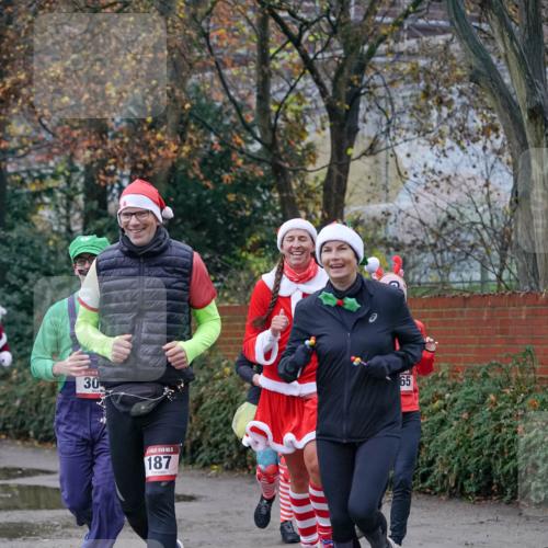 07.12.2025 - St. Pauli X-Mass-Run No. 15 Michael Burmester http://msf.ph/oto/9407707 07.12.2025 09:42:21 Laufen 30, 5, 187, 65 meine-sportfotos.de