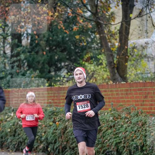 07.12.2025 - St. Pauli X-Mass-Run No. 15 Michael Burmester http://msf.ph/oto/9407794 07.12.2025 09:42:39 Laufen 2378, 1887, 15, 1528 meine-sportfotos.de