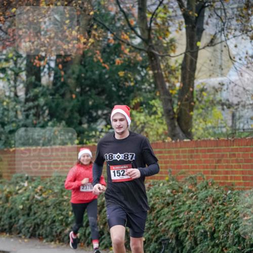 07.12.2025 - St. Pauli X-Mass-Run No. 15 Michael Burmester http://msf.ph/oto/9407797 07.12.2025 09:42:39 Laufen 2378, 1887, 15, 152 meine-sportfotos.de