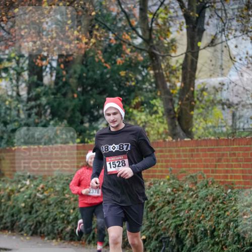 07.12.2025 - St. Pauli X-Mass-Run No. 15 Michael Burmester http://msf.ph/oto/9407800 07.12.2025 09:42:39 Laufen 2378, 1887, 15, 1528 meine-sportfotos.de