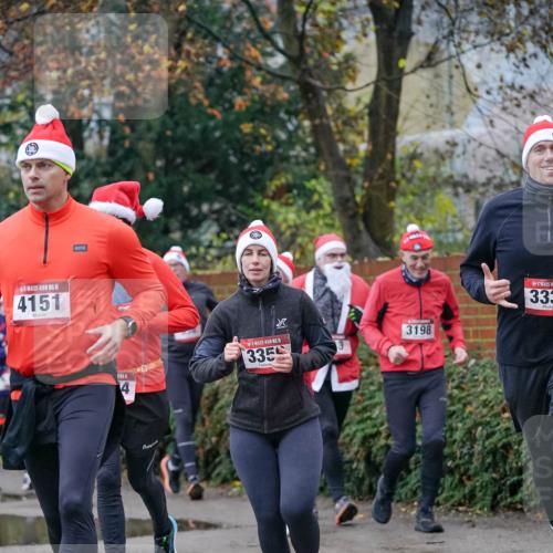 07.12.2025 - St. Pauli X-Mass-Run No. 15 Michael Burmester http://msf.ph/oto/9407836 07.12.2025 09:42:46 Laufen 15, 4151, 15, 335, 3198, 333 meine-sportfotos.de