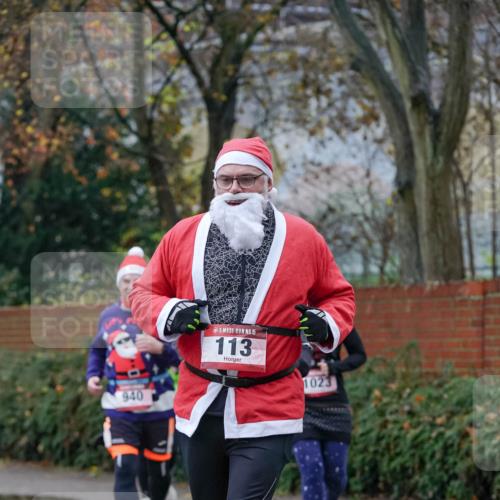 07.12.2025 - St. Pauli X-Mass-Run No. 15 Michael Burmester http://msf.ph/oto/9407872 07.12.2025 09:42:50 Laufen 940, 15, 113, 1023 meine-sportfotos.de