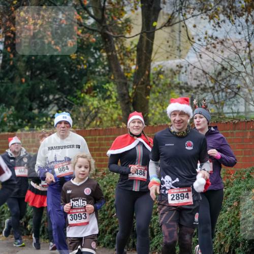 07.12.2025 - St. Pauli X-Mass-Run No. 15 Michael Burmester http://msf.ph/oto/9407950 07.12.2025 09:42:58 Laufen 460, 984, 5, 3093, 486, 2894 meine-sportfotos.de